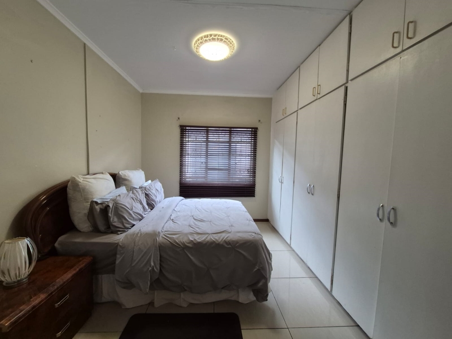 5 Bedroom Property for Sale in Paglande Western Cape